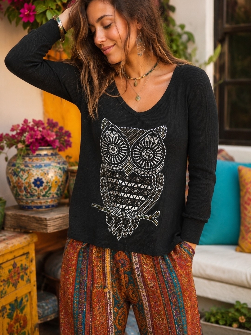 4/$15 Black Women's V-Neck Owl Studded Top Sz S/M